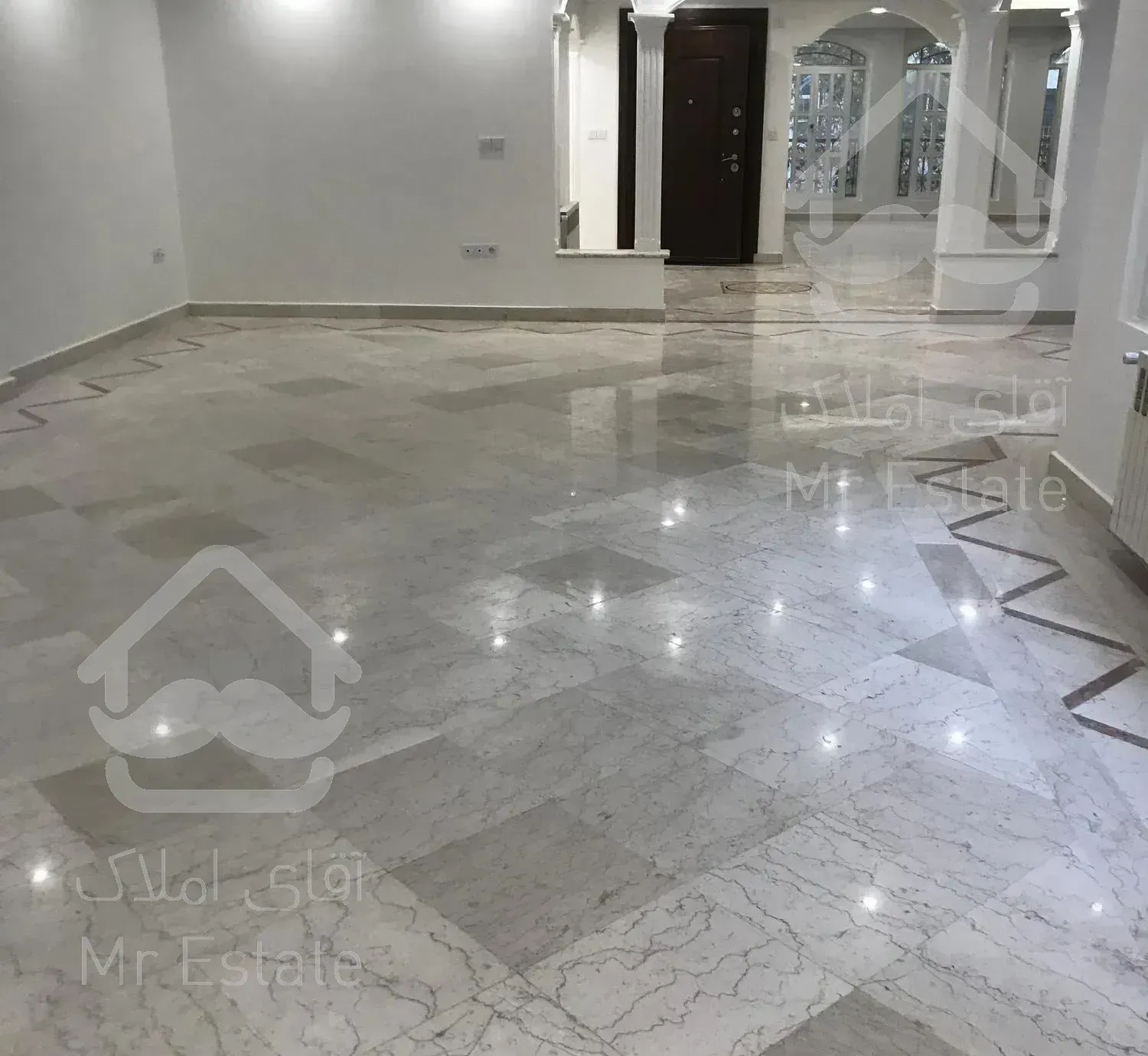 ٢٩٠متر٤خوابه ١١ساله با ٢پارکینگ