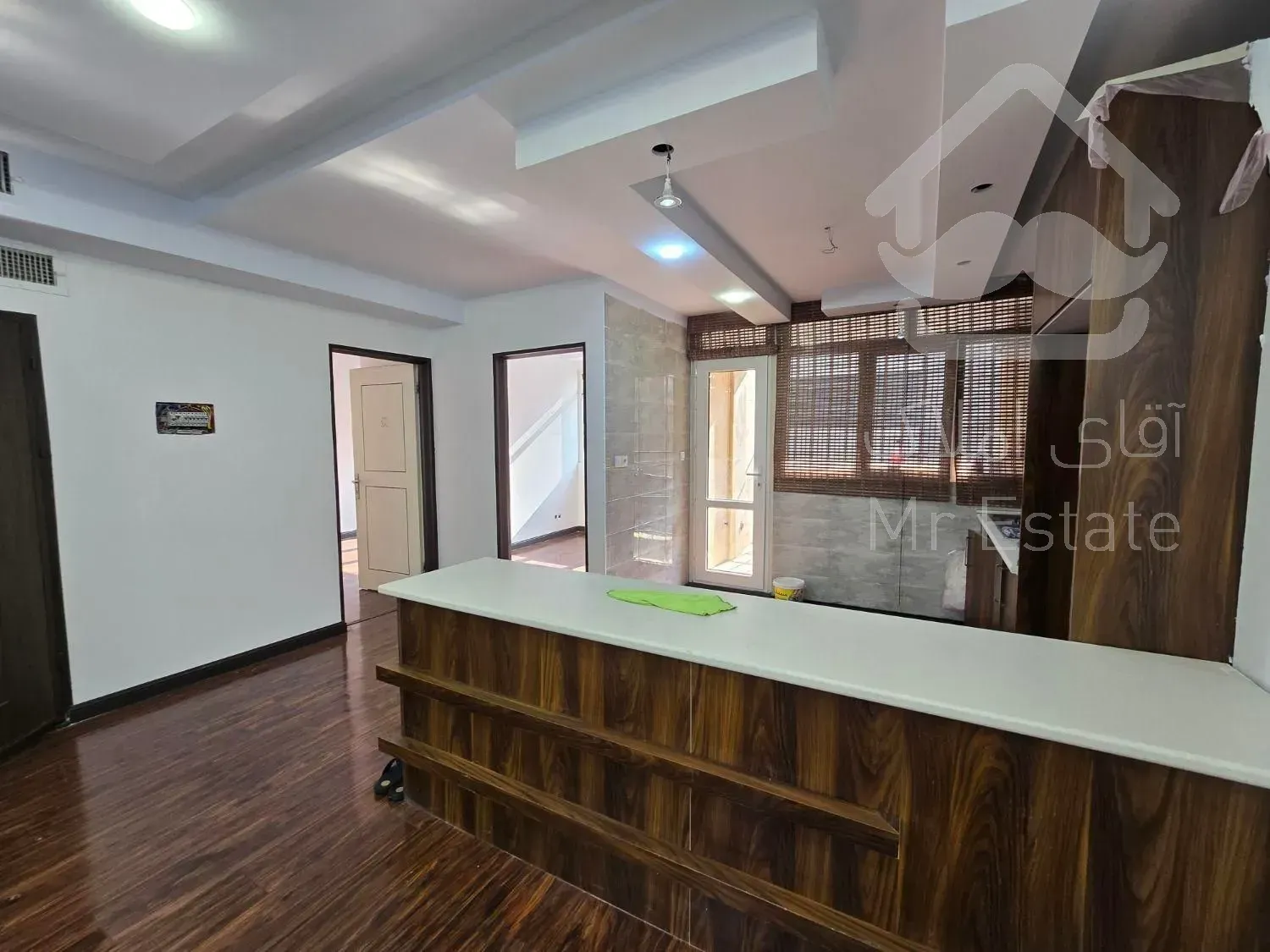 120مترسعادت آباد*موقعیت اداری* تکواحدی*تابلوخور