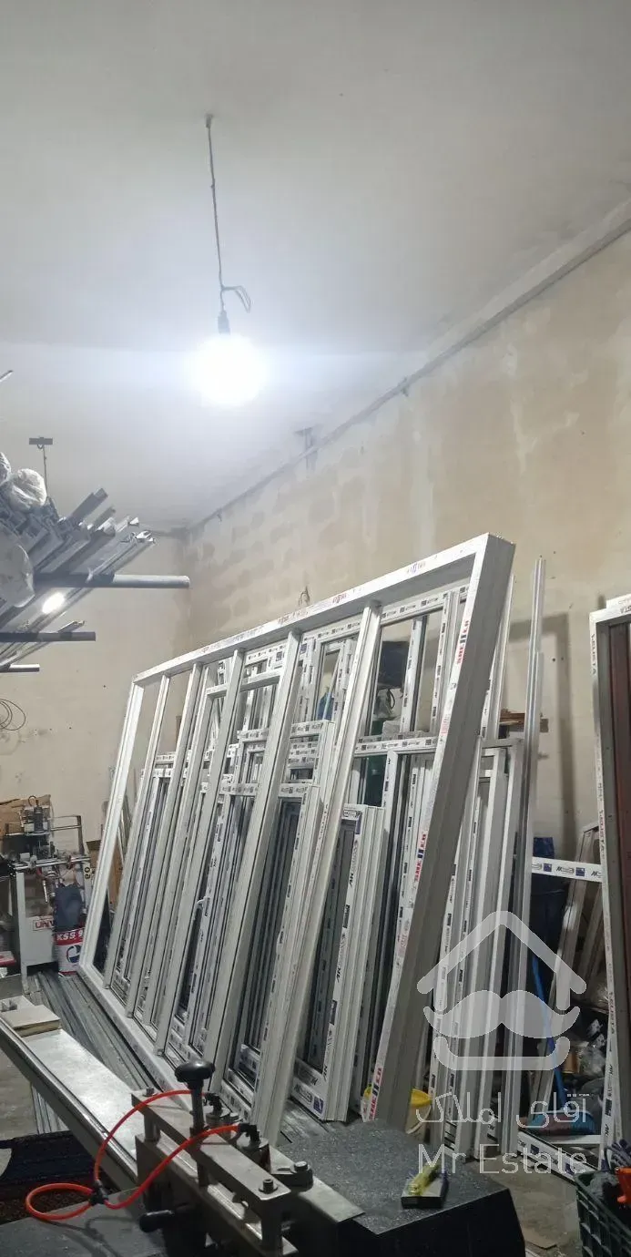 درب و پنجره دوجداره و توری پلیسه ساوالان وین