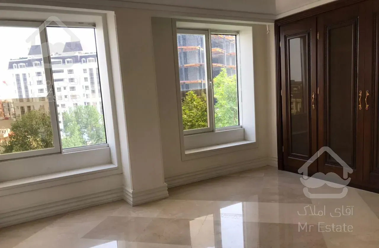 370 متر 4 خواب مستر  3 بالکن باغ فردوس