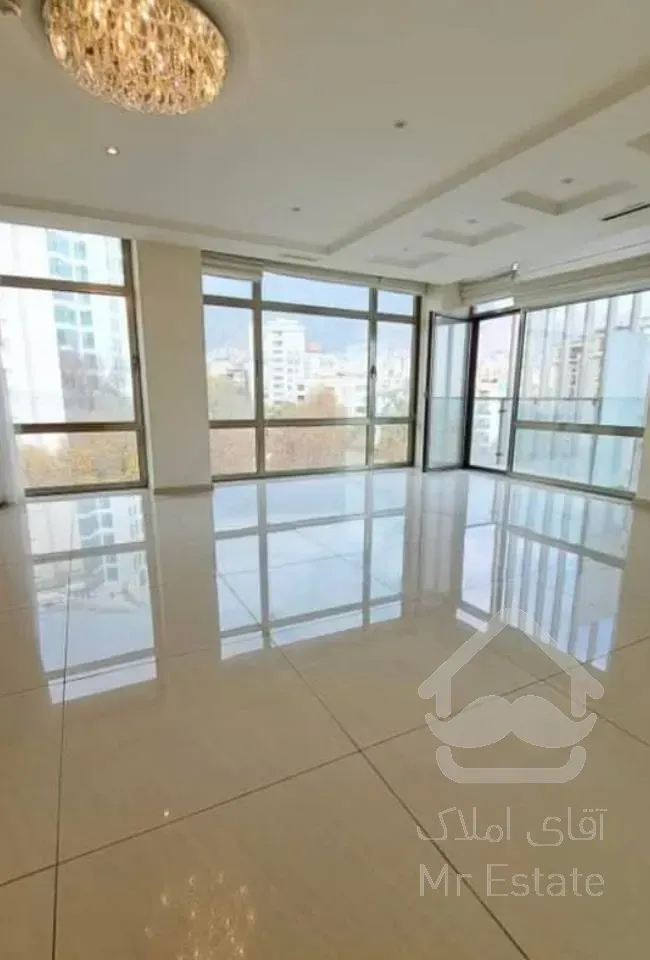 ۱۷۵ متر / فرمانیه شرقی / تکواحدی / ۳ پارکینگ