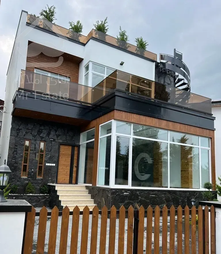 یه ویلا خوش ساخت شیک/به منطقه نخ شمال