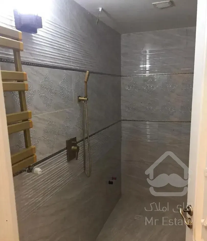 ۱۰۵ متری / ۲ خواب / فلکه‌برق /فول‌امکانات