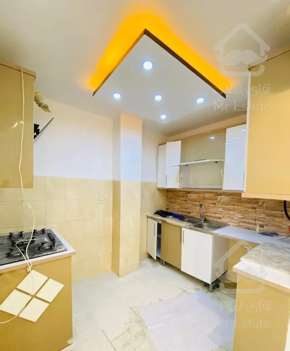 آپارتمان اندیشه فاز یک، رهن، پارکینگ اختصاصی