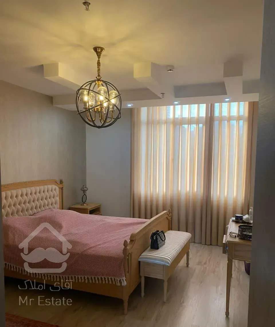 ۱۳۲ متر ۳ خواب /نوسازی شده / فول امکانات/ پرده خور