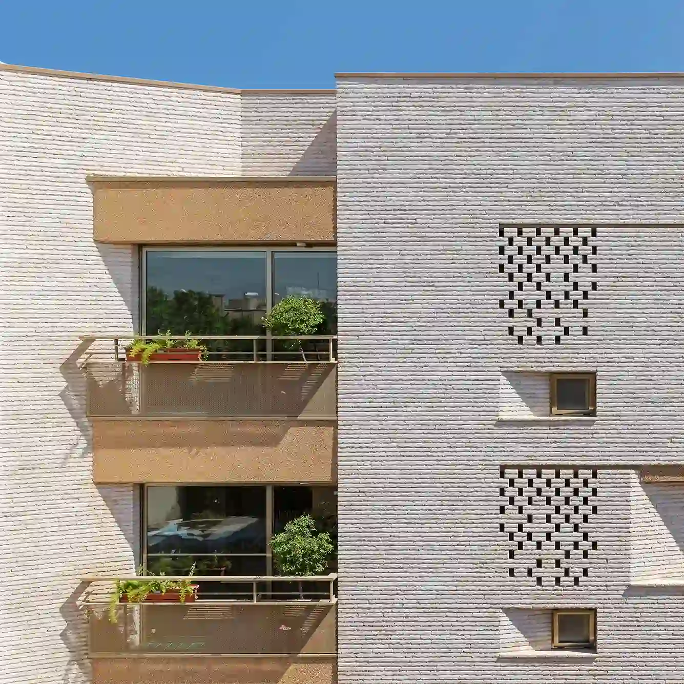 houseImg