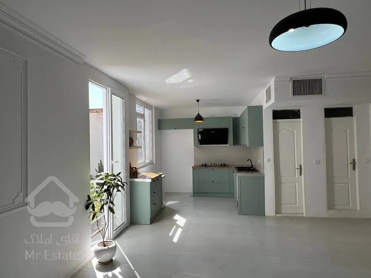 فروش آپارتمان ۵۵ ماری یک خوابه نما تراورتن سالن پرده خور در سازمان برنامه