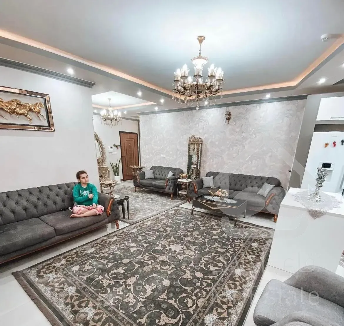 ۸۰متر/فول امکانات/شمال ستارخان/سالن پرده خور