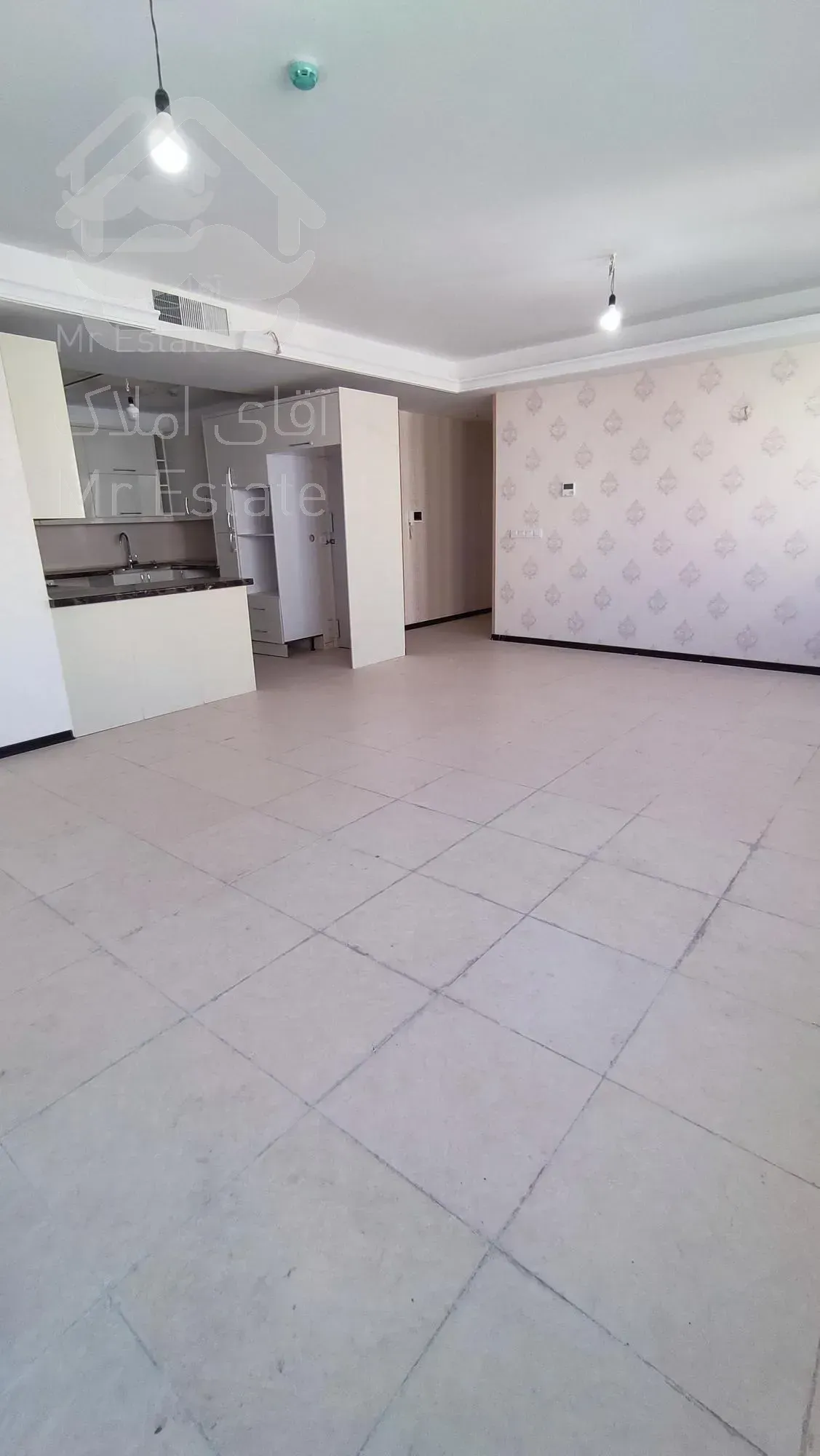 ۱۰۰متری دو خوابه کلید نخورده***