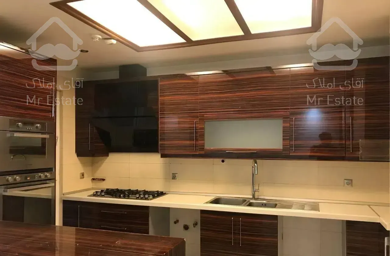 آپارتمان/۱۳۵متری /دوخواب /