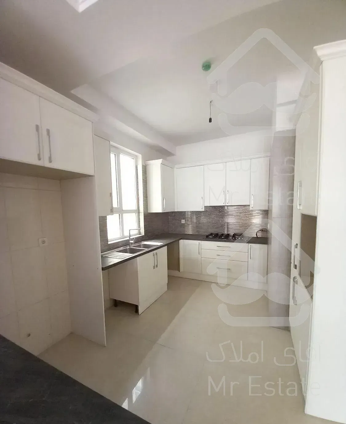 ۱۱۱متر/دوخواب/روبه افتاب/سالن قدی پرده خور/بیمه