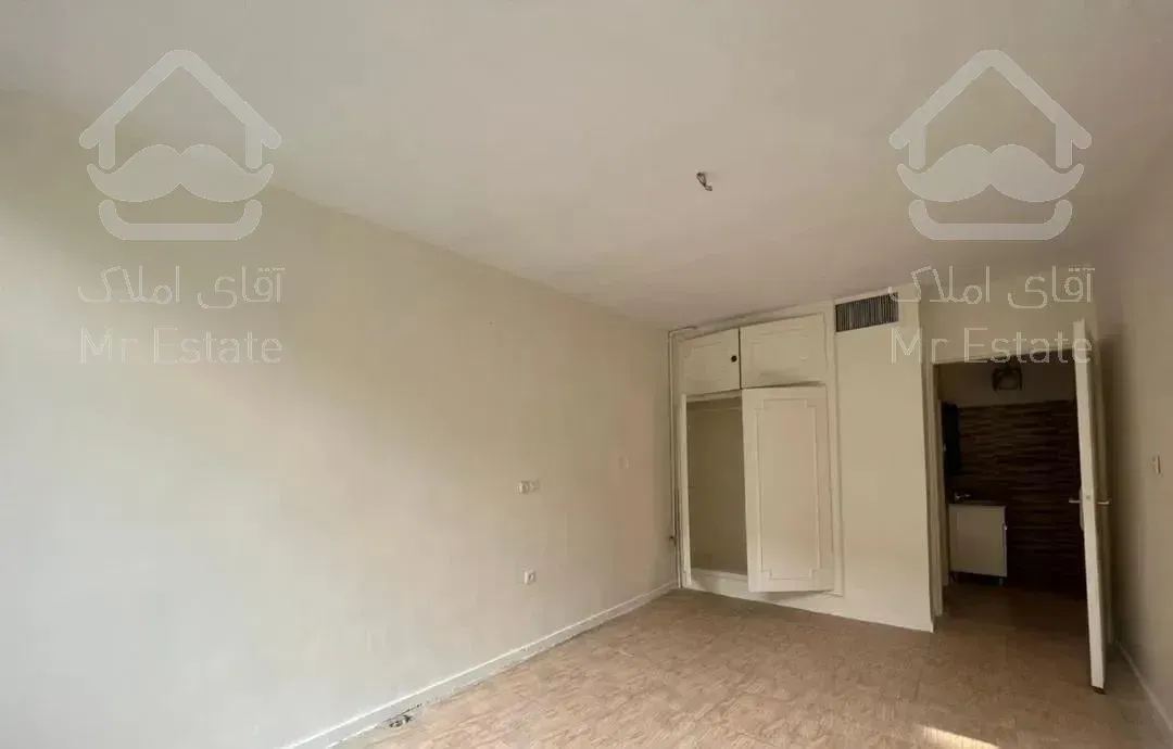 «حیاط مستقل قدیمی»