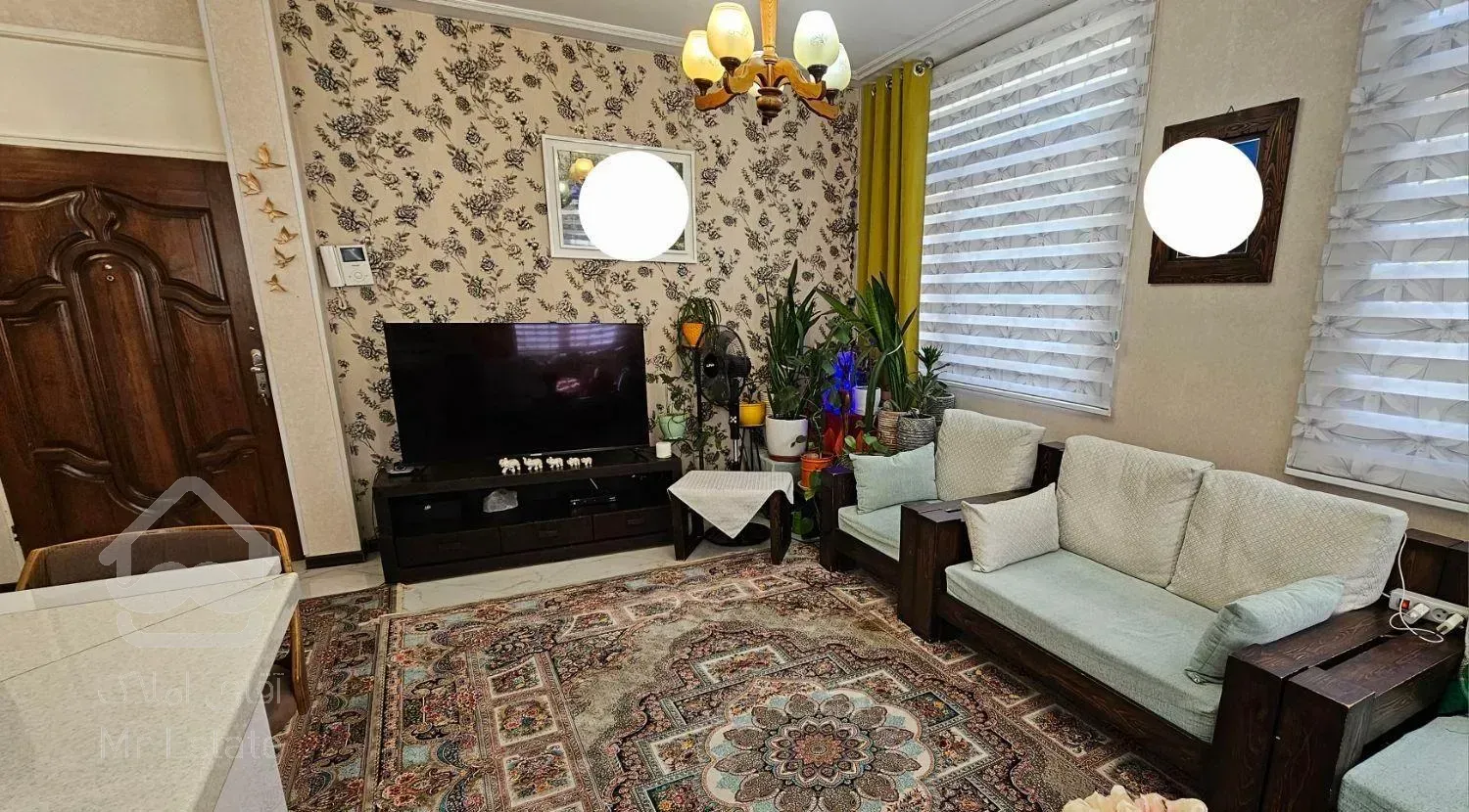 فروش آپارتمان ۸۱ متری ۲ خوابه همکف در بهارستان