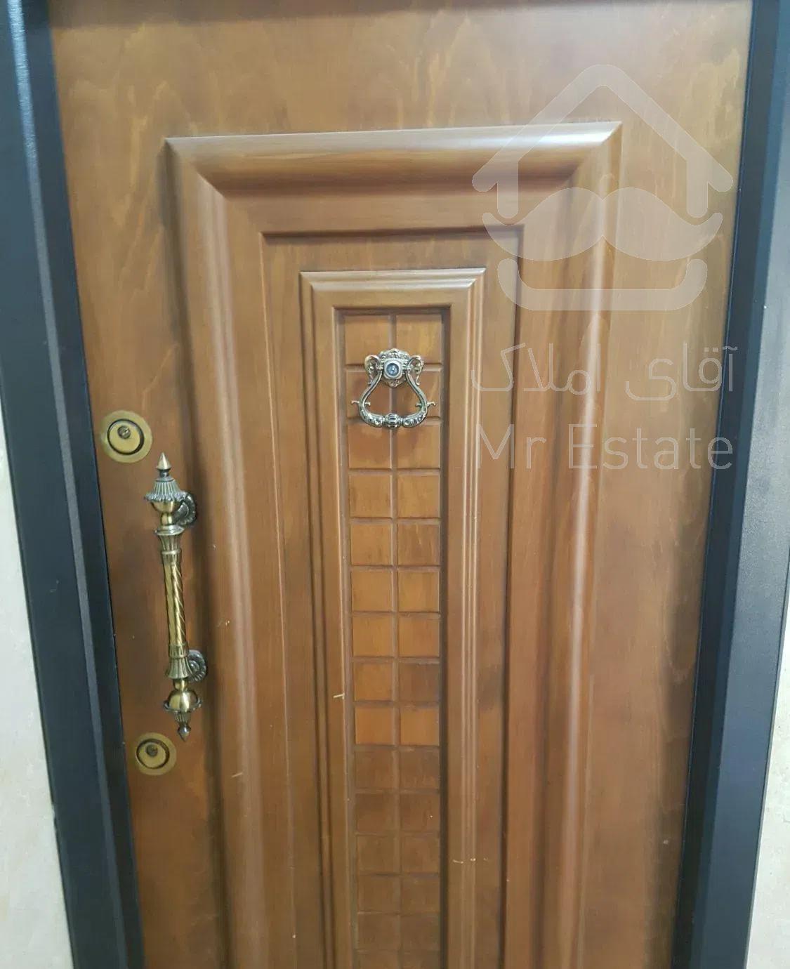 آپارتمان ۱۱۱ متری، شهر زیبا