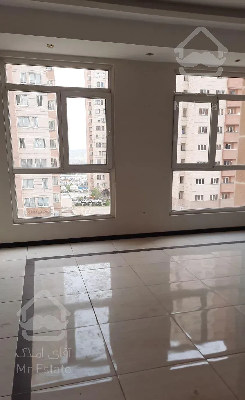 ۱۲۸متر.دیددریاچه وهوای آزاد و تعداداتاق۳