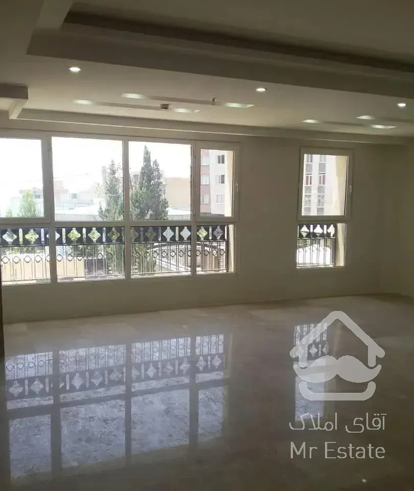 122متر/نوساز/نفت/2پارکینگ سندی/روبه آفتاب