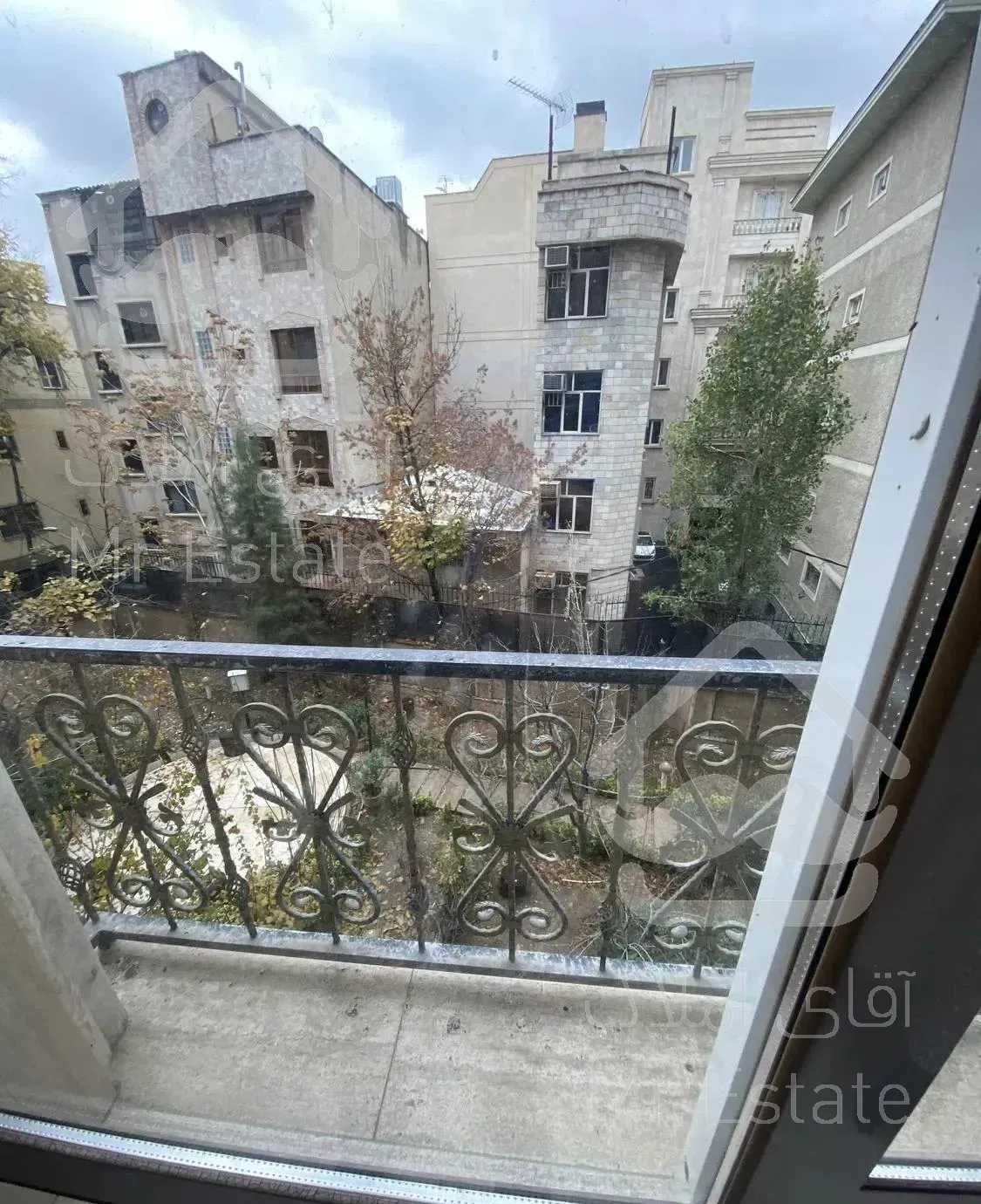 آپارتمان ۱۸۵ متری سه خواب حکمت