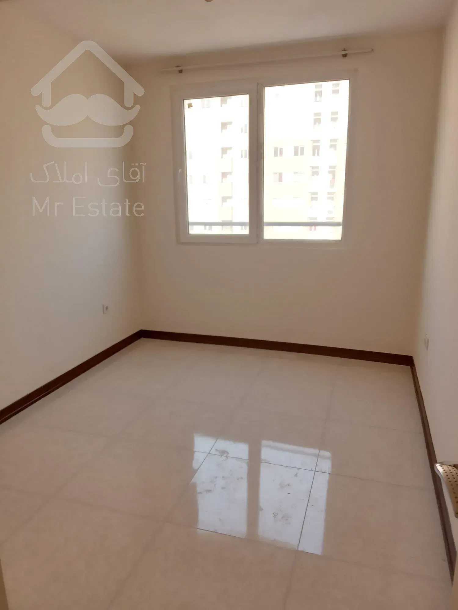 رهن کامل واحد واحد ۱۴۰ متری در چیتگر