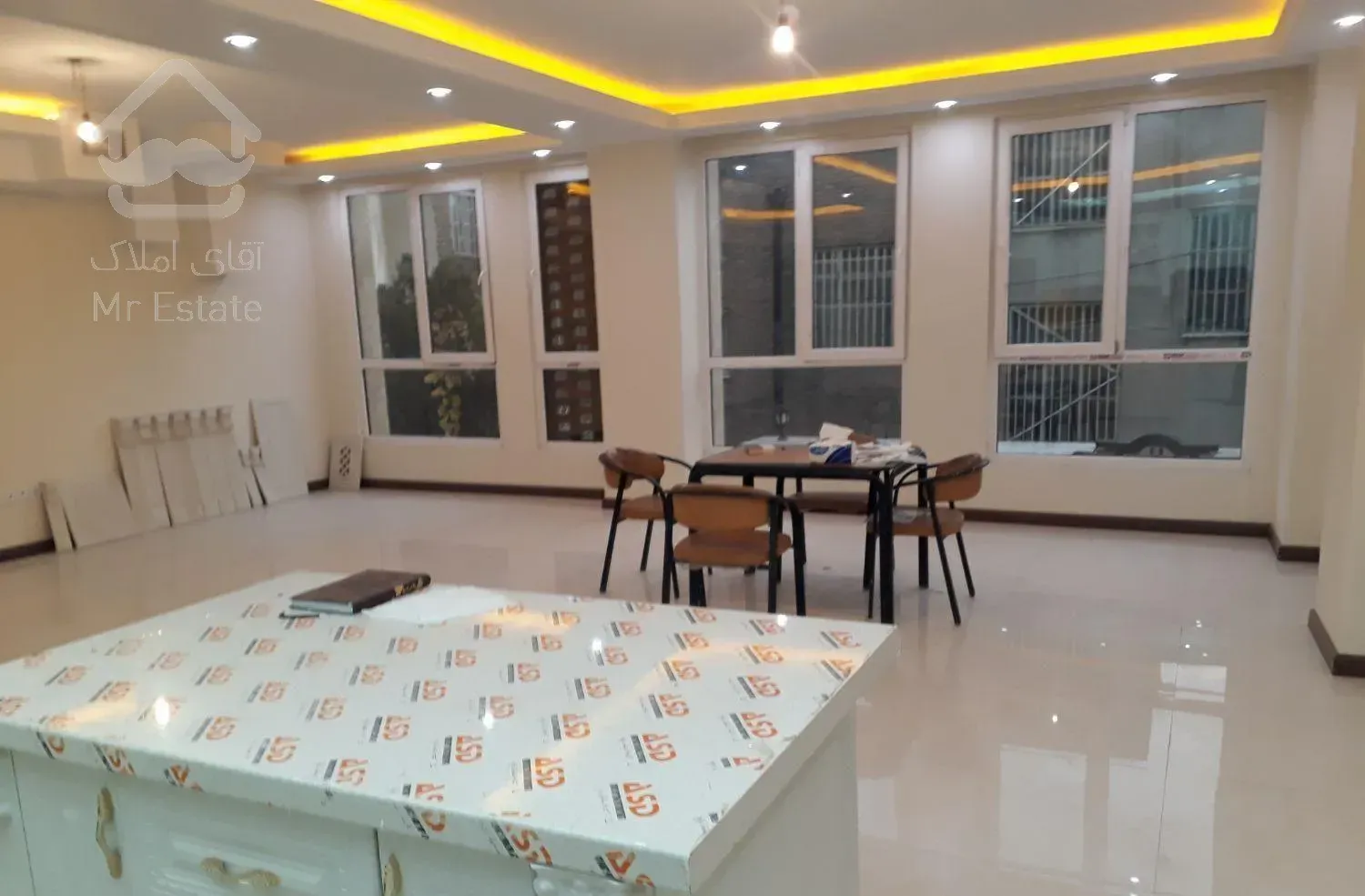 ۱۳۰ متر سه‌خواب کلید نخورده فول پرچم‌