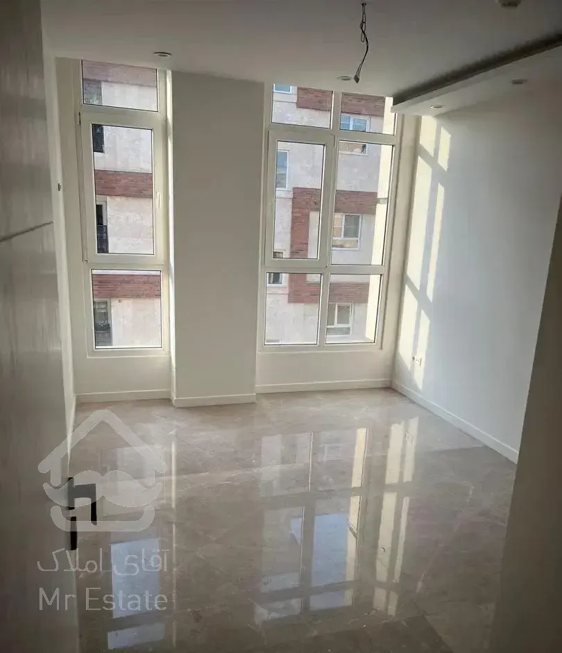 فروش آپارتمان ۱۳۰ متری ۳ خوابه در شهرک غرب