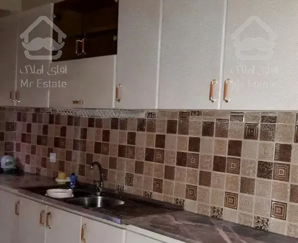 ۲۰ متری انقلاب زنبق ۳