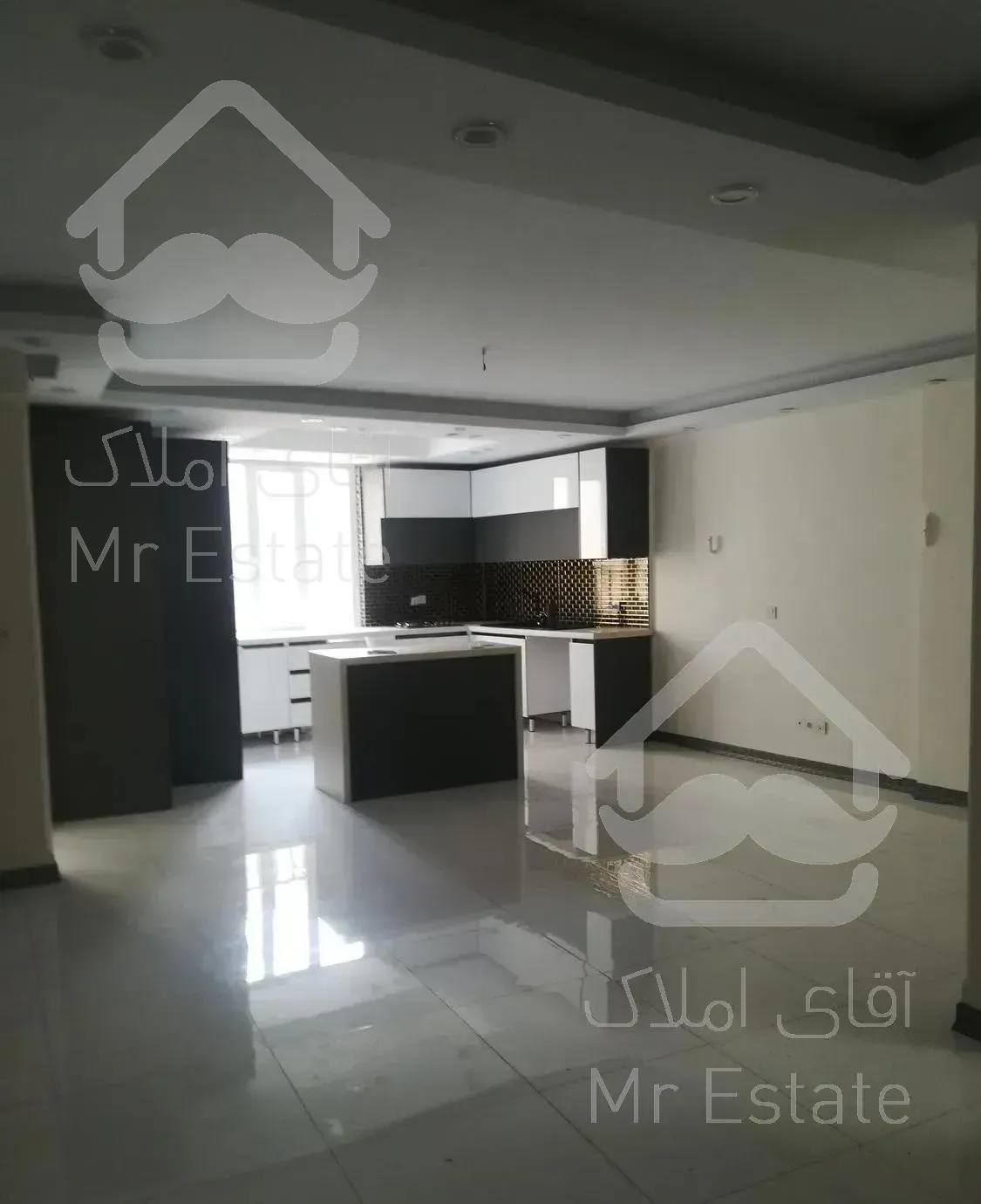 70 متر 2 خواب غرب بلوار با پارکینگ