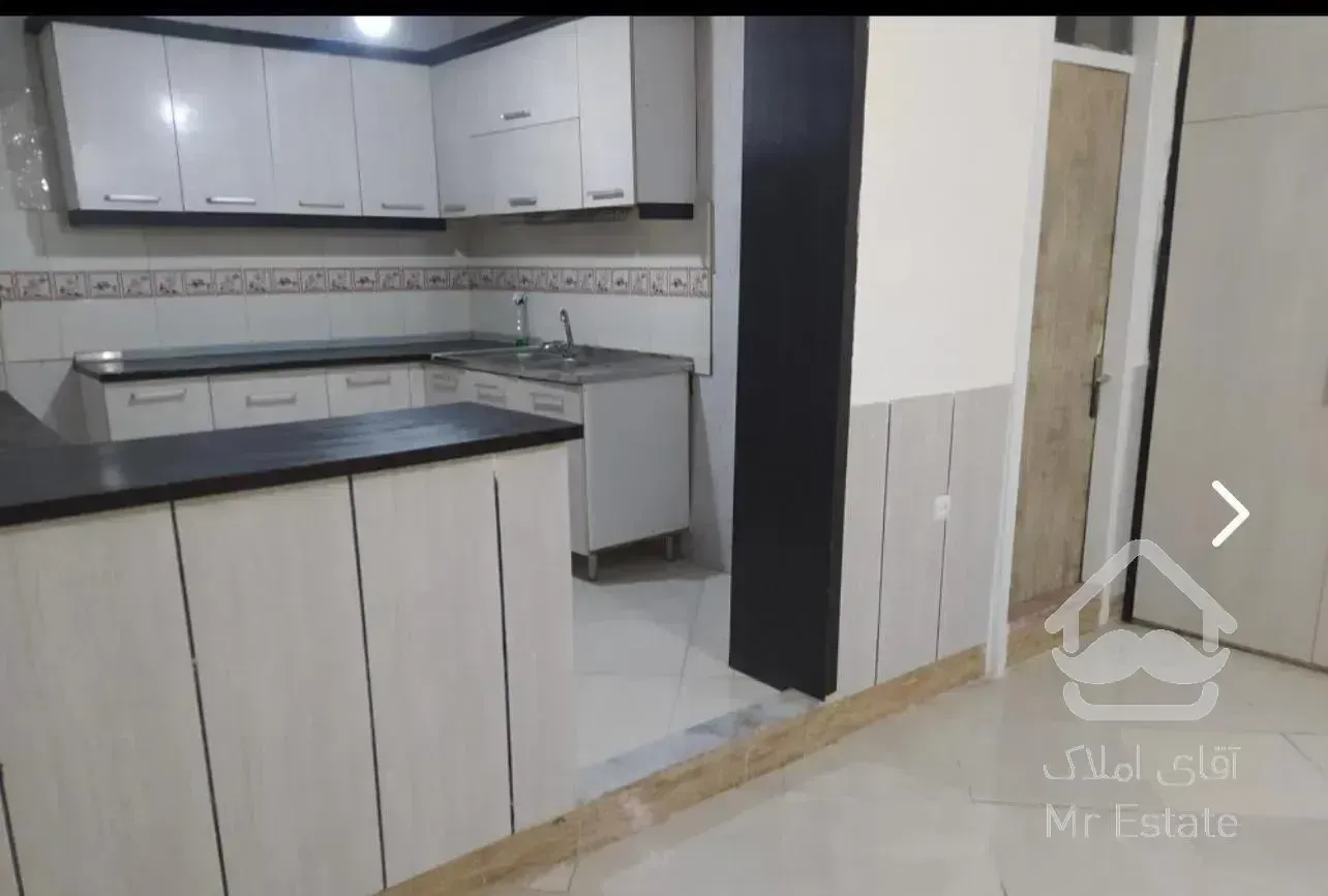 به رهن و اجاره داده می‌شود.