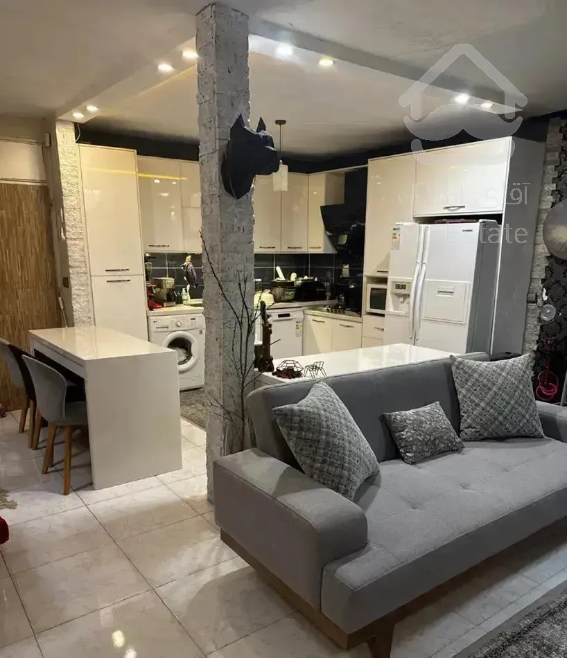 ۱۰۰ متر غرق نور تمیز / باامکانات / ستارخان