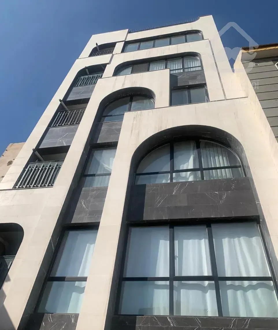 ابتدای بلوار صیاد/آپارتمان ۳خواب/نزدیک مترو