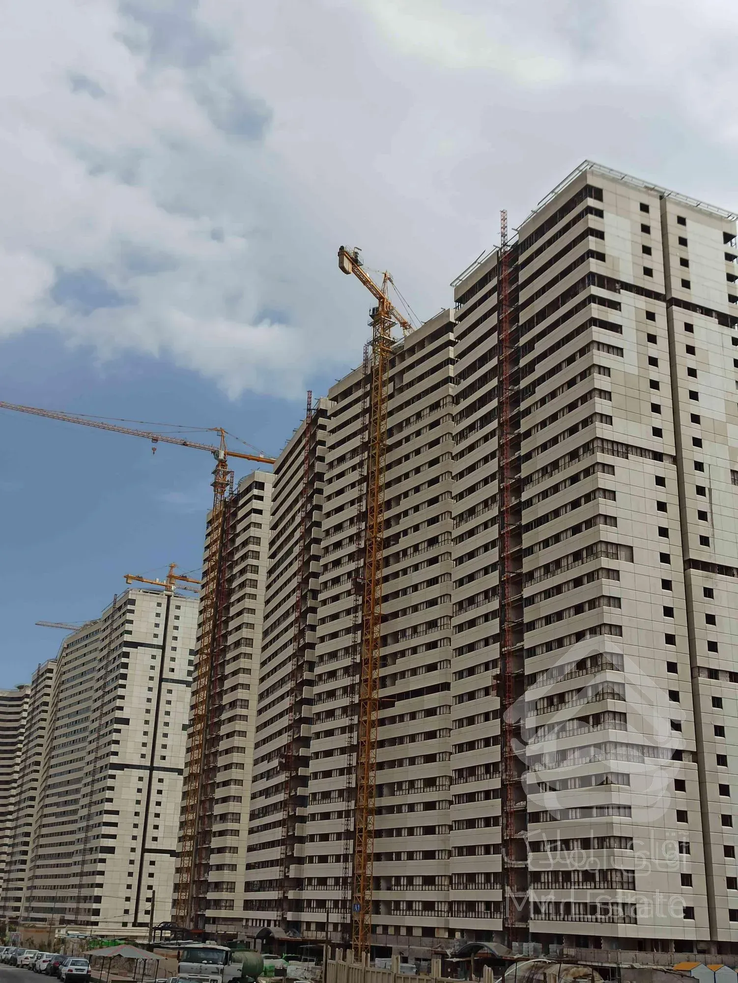 پیش فروش واحد مسکونی دربرج خرازی