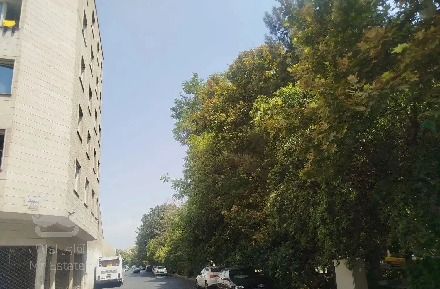 آپارتمان ۱۰۰متری دو خواب طبقه دوم