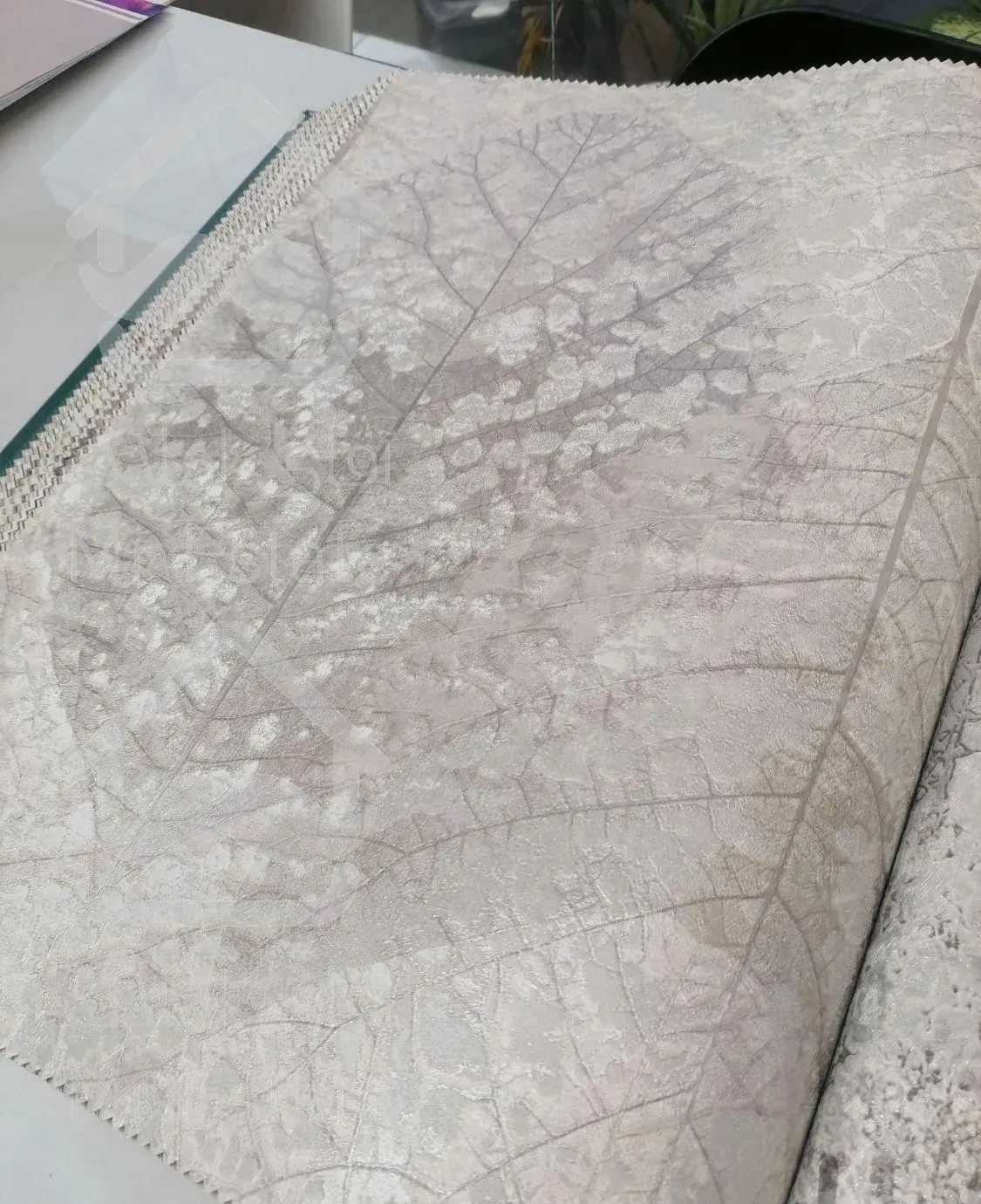 کاغذ دیواری و ضمانت کتبی 1 ساله.