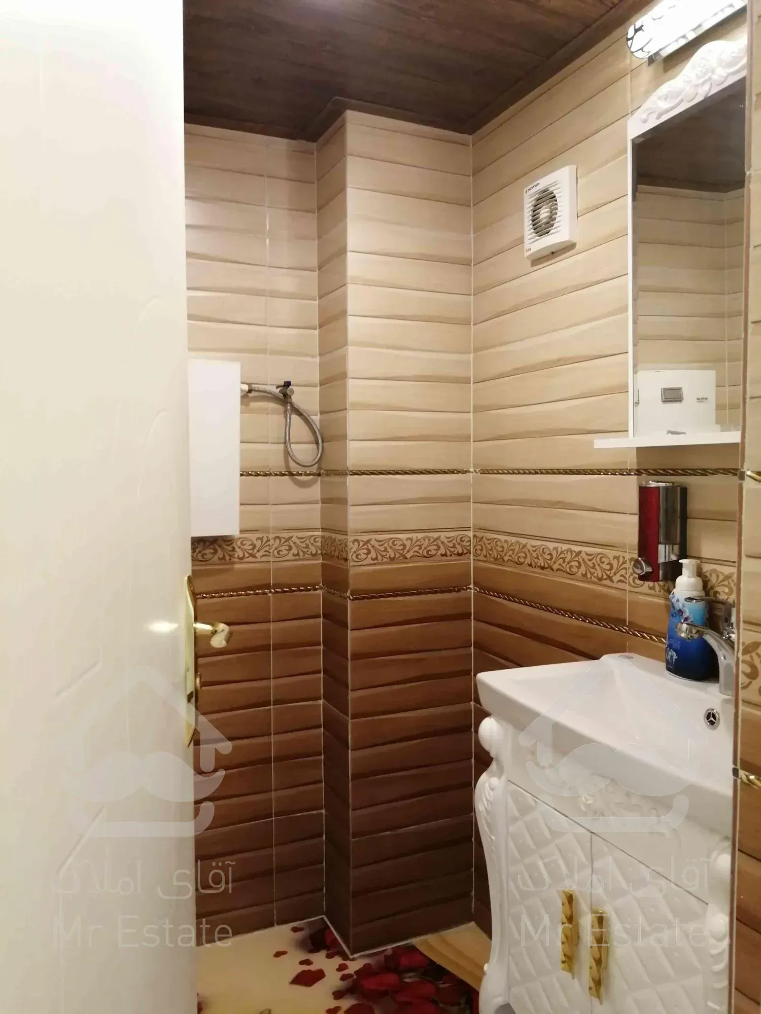 خرید اپارتمان دوخوابه 101متری فردوس شرق