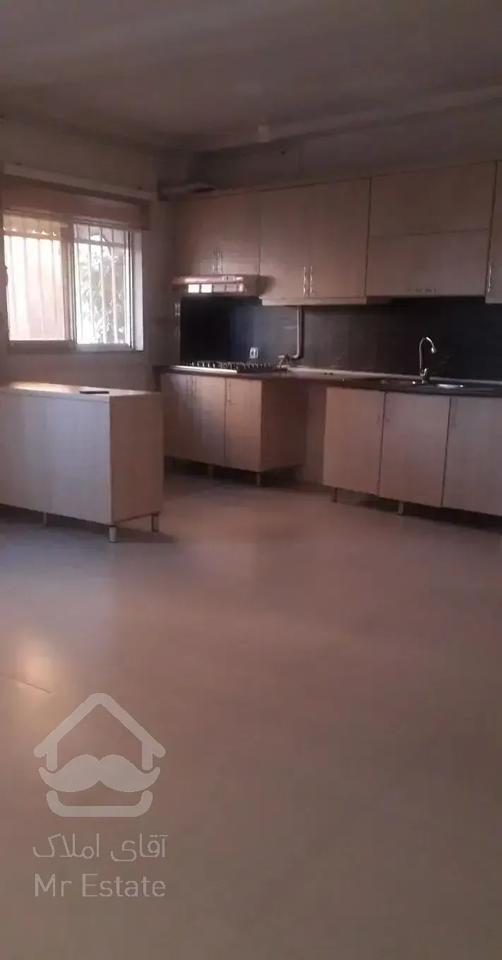 آپارتمان دو خواب ۷۵ متری مایل به معاوضه هستم