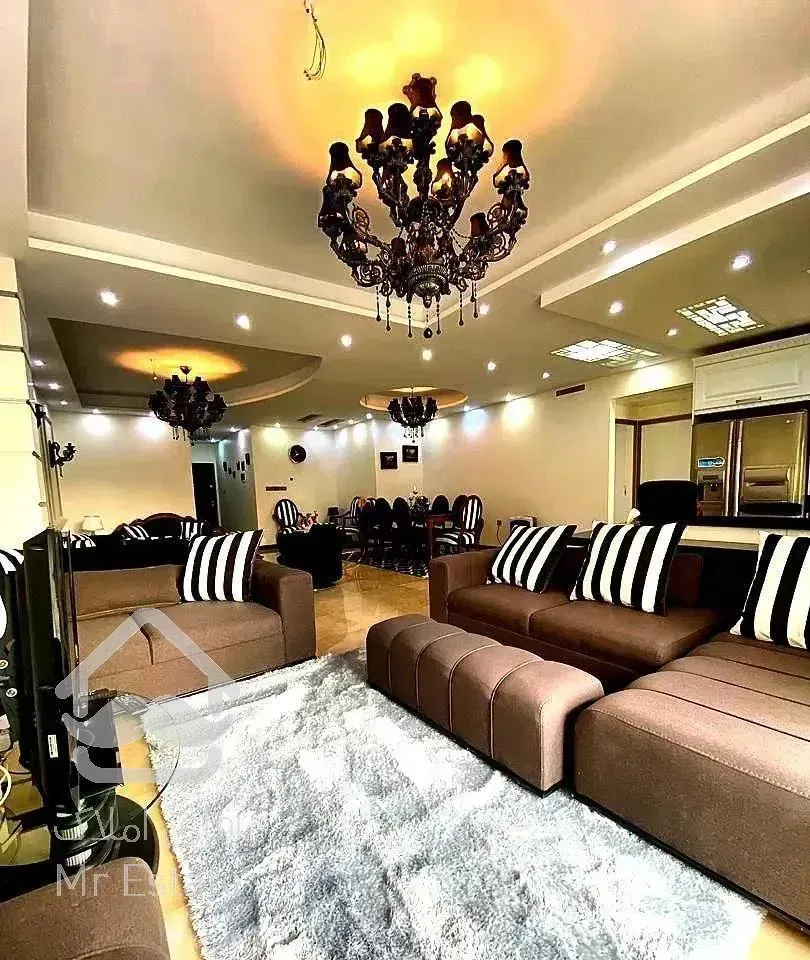 ۱۳۰ متر  لوکیشن کامرانیه