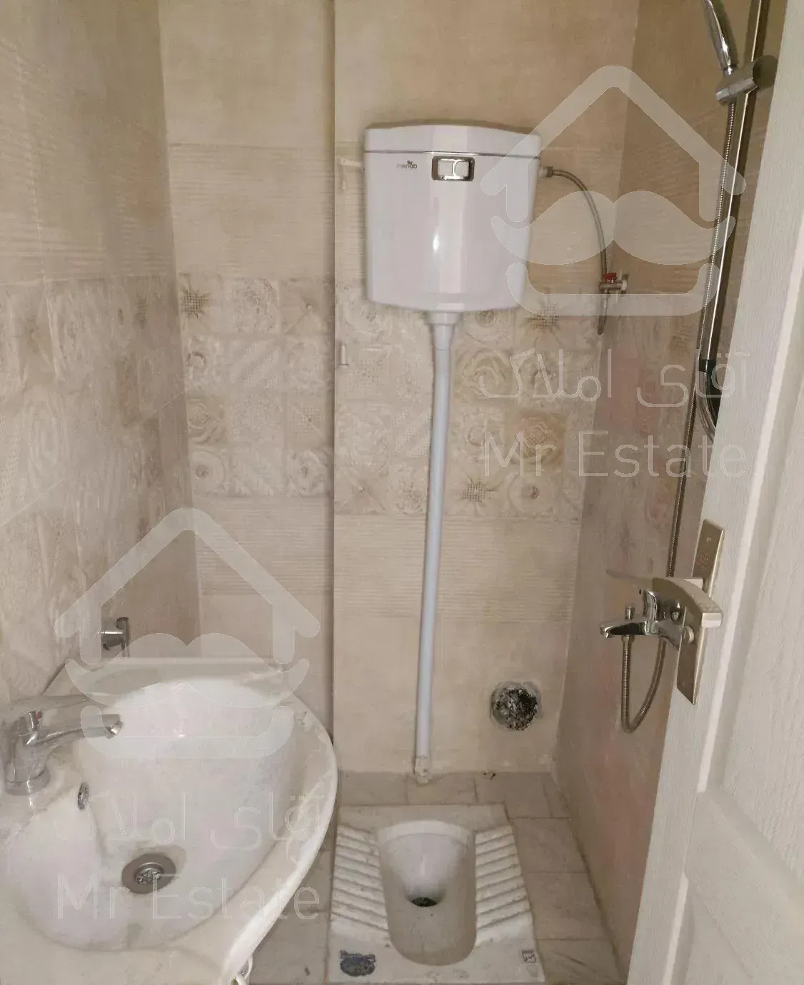 ۱۳۳متر.نوساز.تکواحدی.خ نجات الهی شمالی