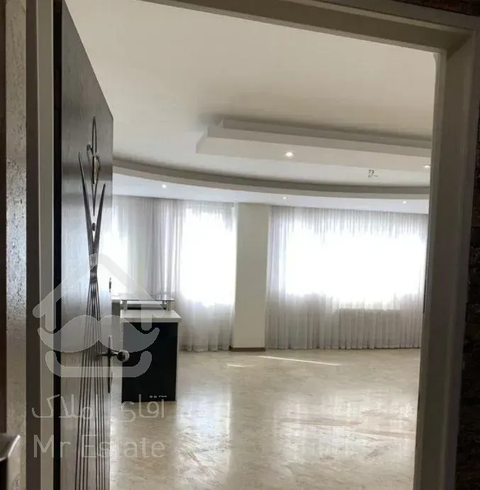 ۱۰۳ متر / طلا / شخصی