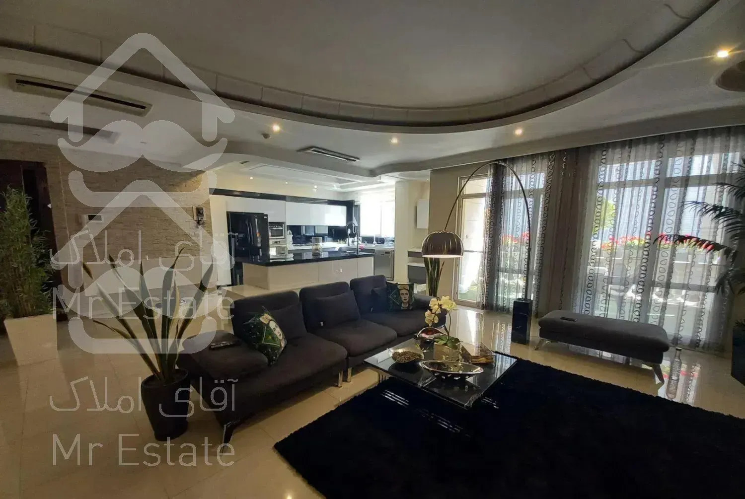 ۱۹۲متر ۸ ساله ، تک واحد ، تاپ لوکیشن ، گلسنگ