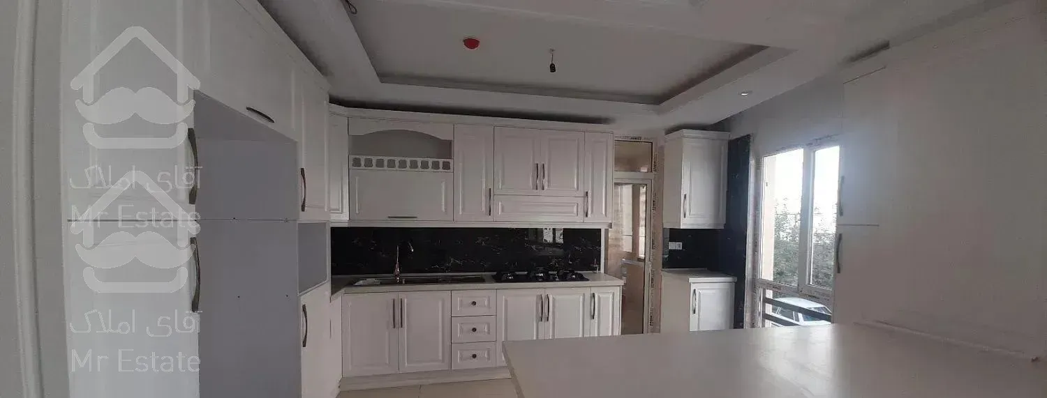 143 متر 3خواب ورداورد خیابان ولیعصر  نوساز