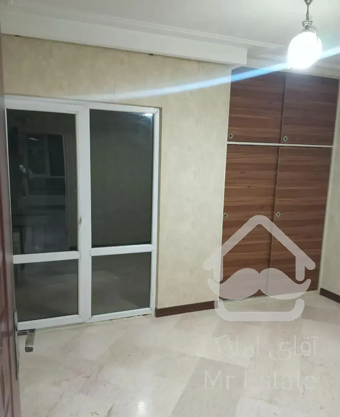 آپارتمان94متر.2خواب تک واحدی لویزان حسین آباد