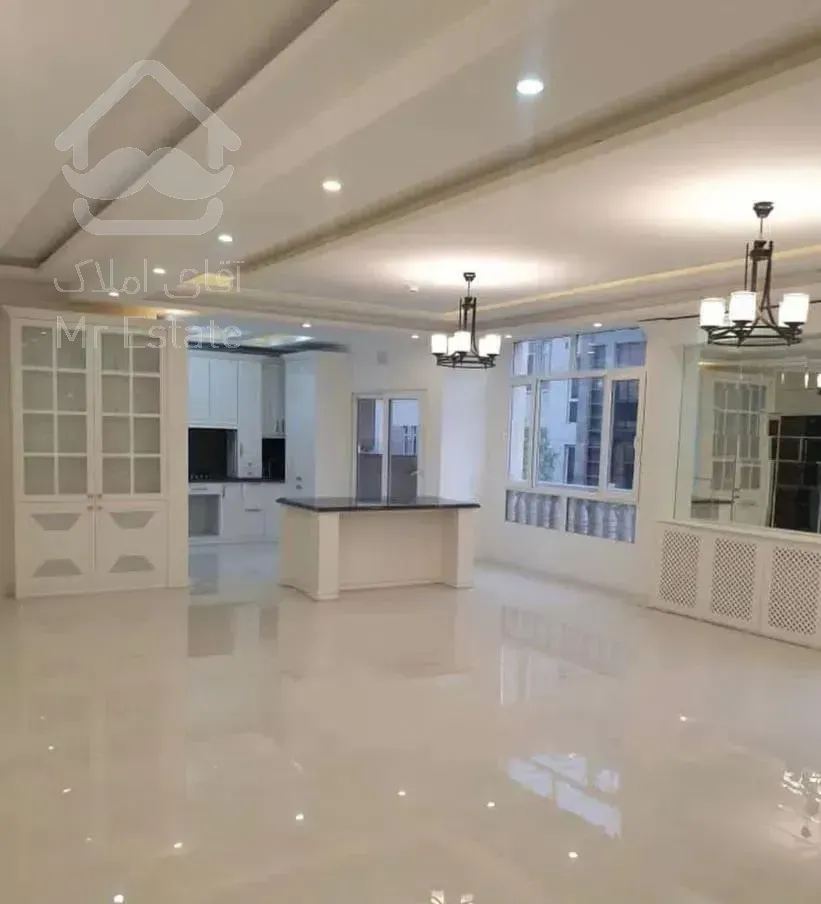 واحد150متری سالن مربع کاملامتفاوت درکیان اباد