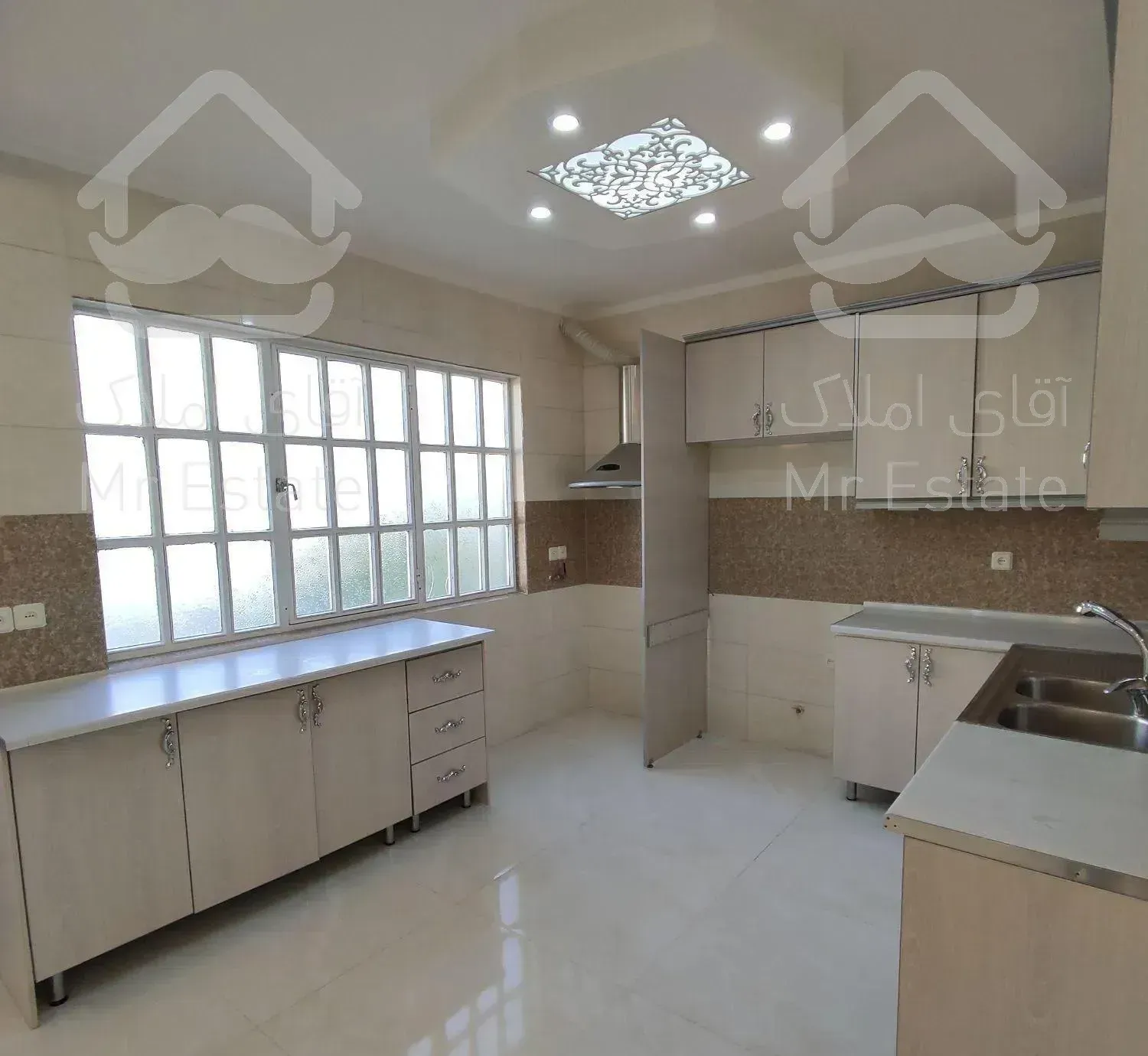 ۱۲۱ متر دبستان نورگیر و آرام