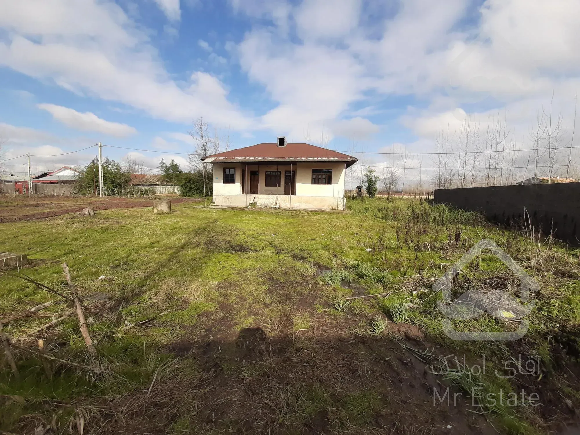 زمین به متراژ ۶۰۰ همراه با خانه کلنگی