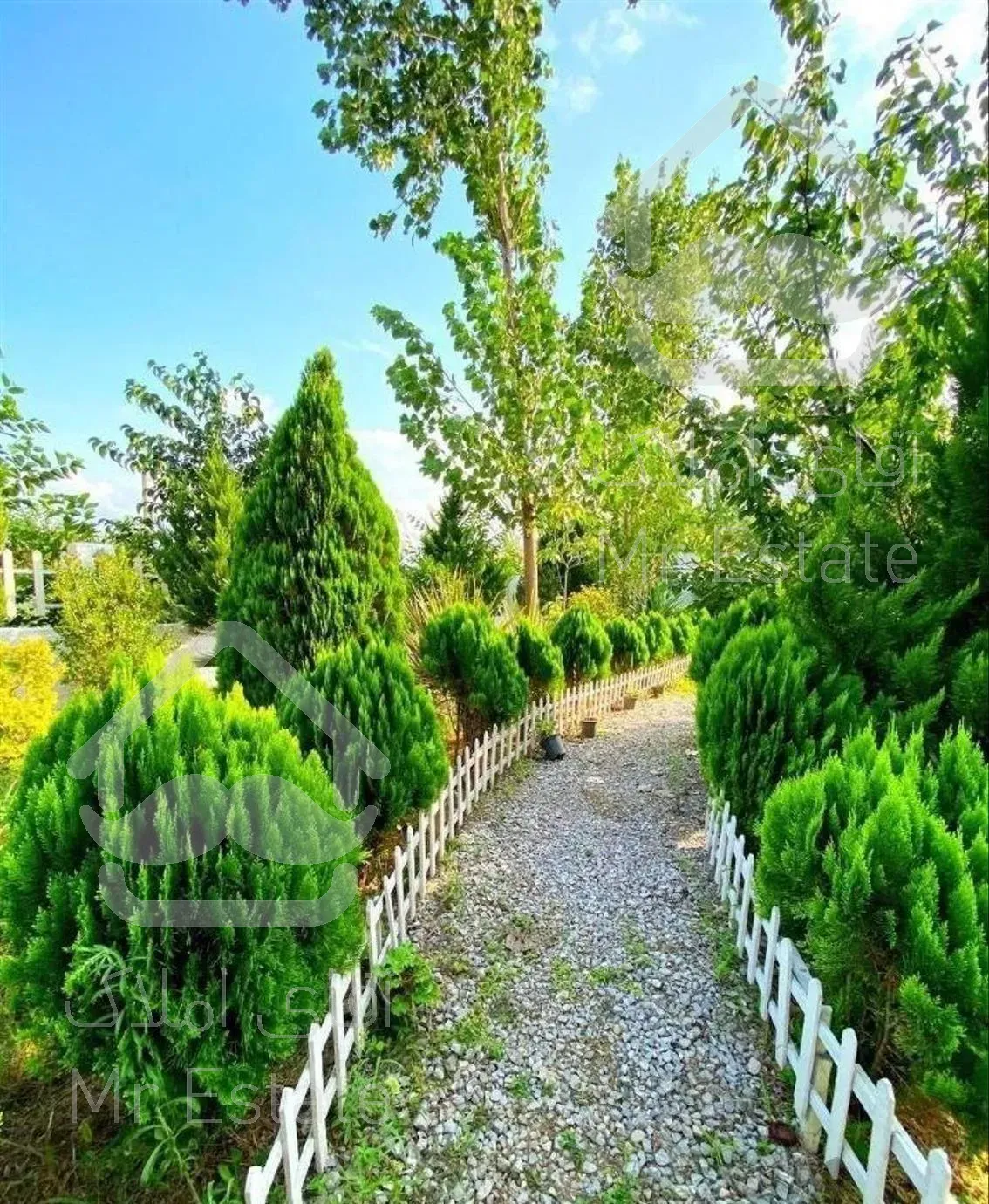 ۷۰۰متری قدیمی ساخت/نزدیک‌جاده /پول نیاز