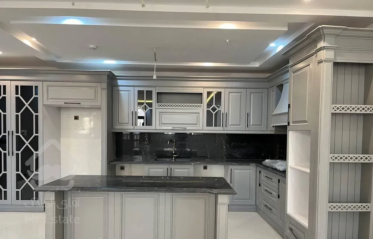 آپارتمان110متری/جنوبی سمت خیابان/لوکس/اکبری