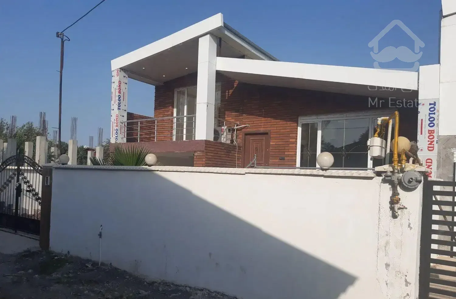 ویلا نیم پیلوت رهن کامل منطقه ی برند محمود اباد