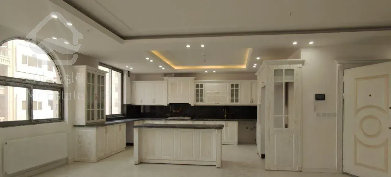 فروش آپارتمان ۱۹۵ متری/جنوبی/نورگیر/مسکن اکبری