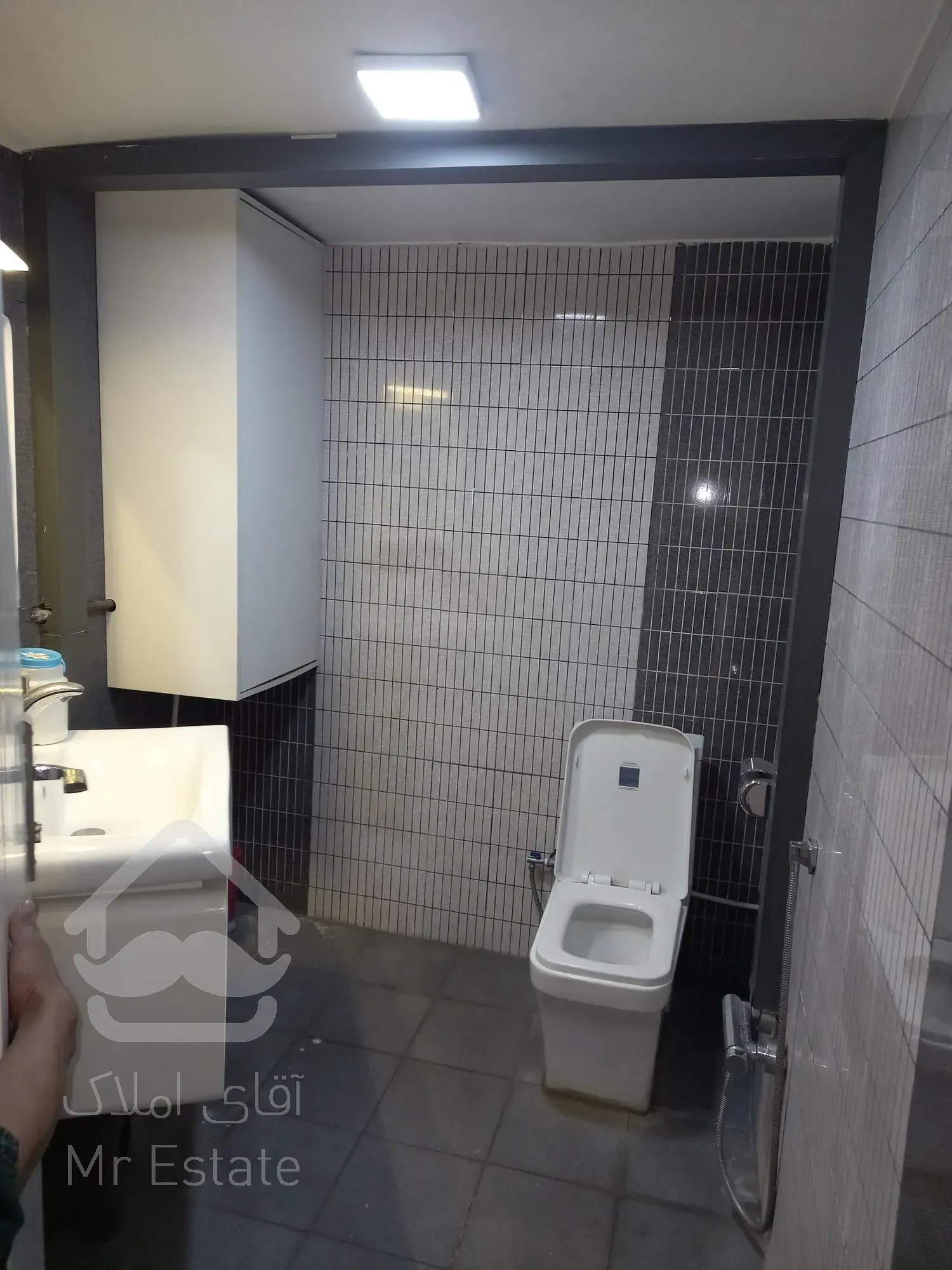 اجاره و رهن دفتر کار موقعیت اداری زعفرانیه 155  متر شیک