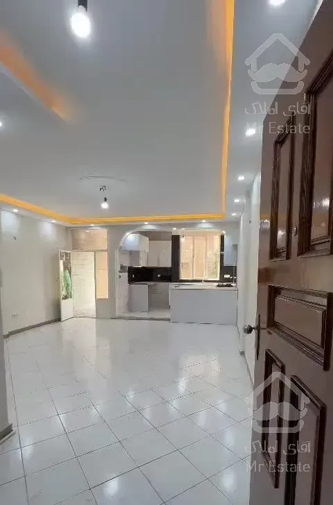 ۶۳ متر / ۱ خواب / ۱۵ ساله / ۲ پارکینگ/ مدائن