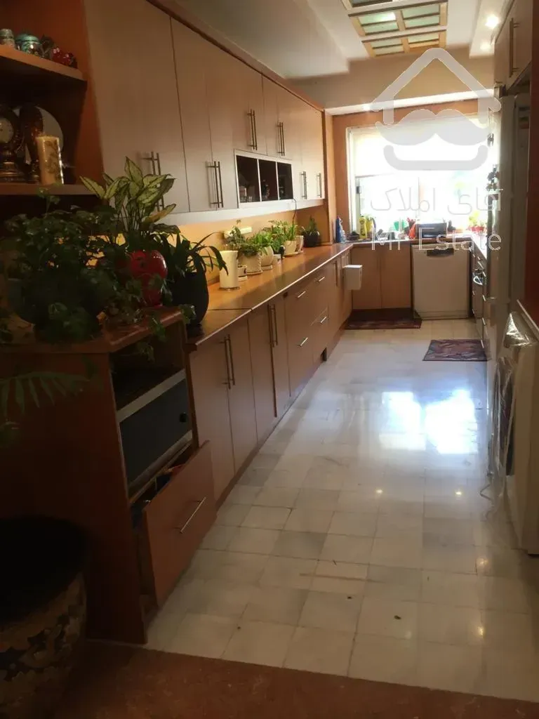 اجاره و رهن آپارتمان زعفرانیه 235  متر شیک